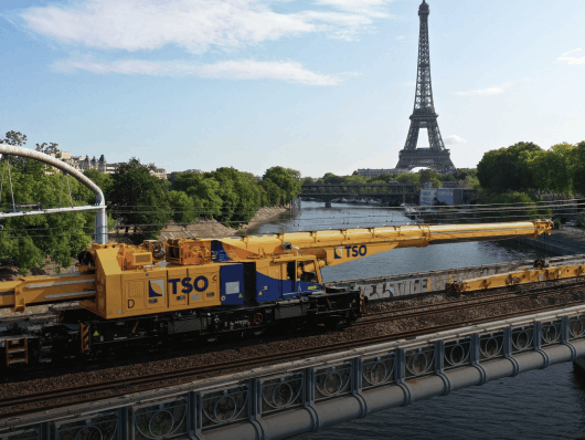 Rail vehicle with repaired gearbox