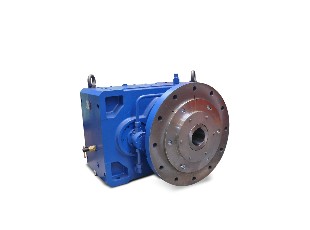 Feed extrusion system gearbox